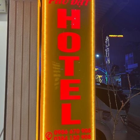 Phu Dat Hotel Донг Ван Екстериор снимка