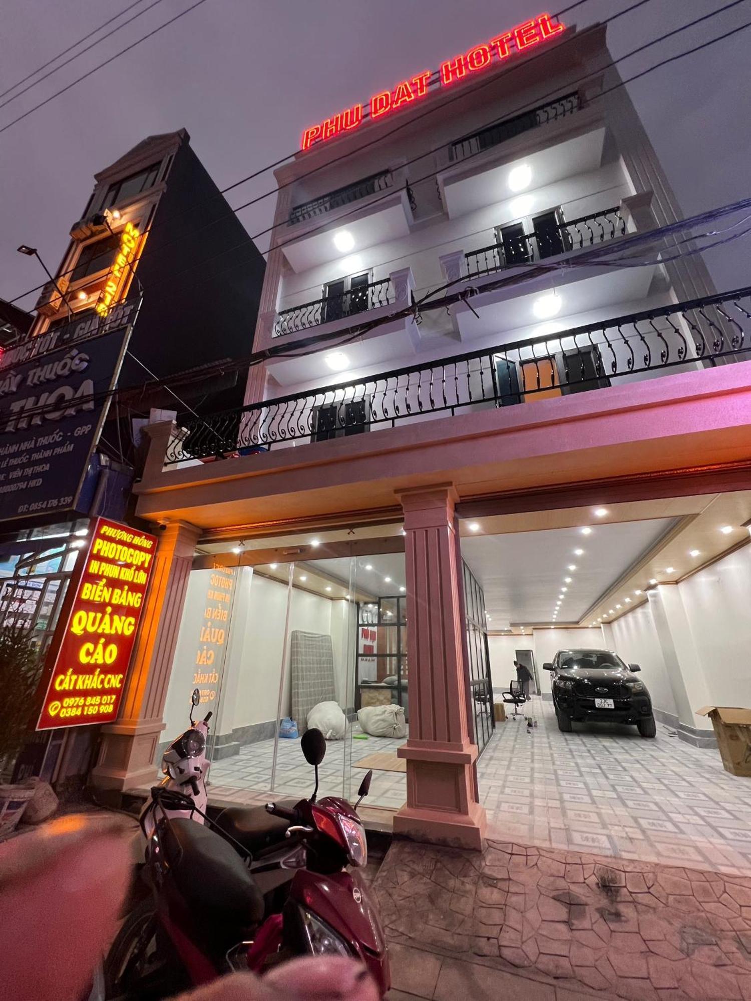 Phu Dat Hotel Донг Ван Екстериор снимка